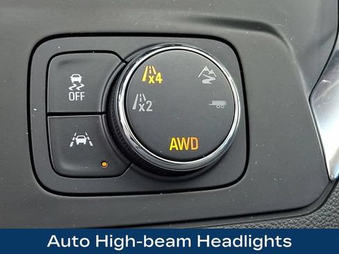 Used 2021 Chevrolet Traverse Premier AWD/4WD image 16