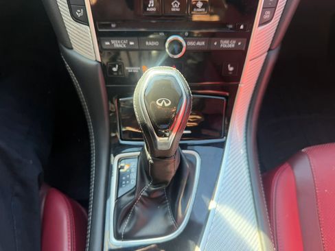 Used 2017 INFINITI Q60 Red Sport 400 AWD/4WD image 21