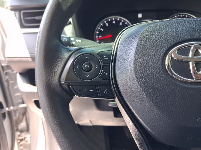 Used 2022 Toyota RAV4 XLE AWD/4WD image 17