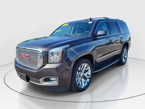 Used 2017 GMC Yukon Denali w/ Open Road Package AWD/4WD image 2