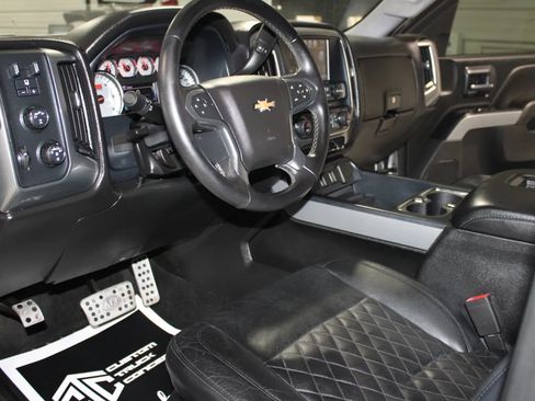 Used 2018 Chevrolet Silverado 1500 LT w/ All Star Edition image 16