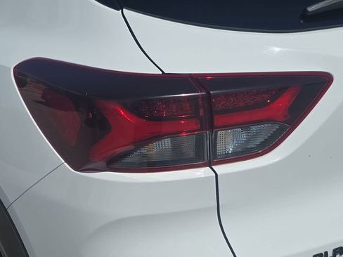 Used 2021 Chevrolet TrailBlazer RS w/ Sun and Liftgate Package image 36