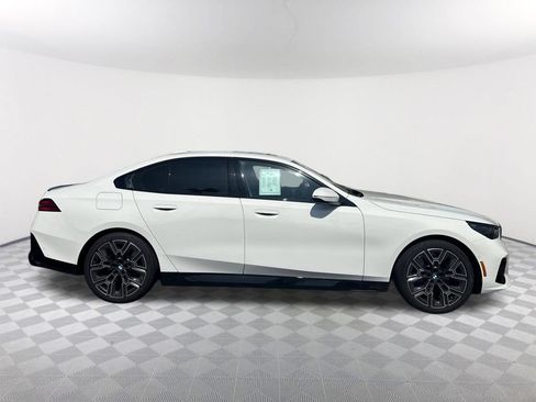 Used 2026 BMW 530i w/ M Sport Package RWD image 3