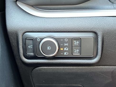 Certified 2023 Ford Explorer XLT w/ Equipment Group 202A AWD/4WD image 31