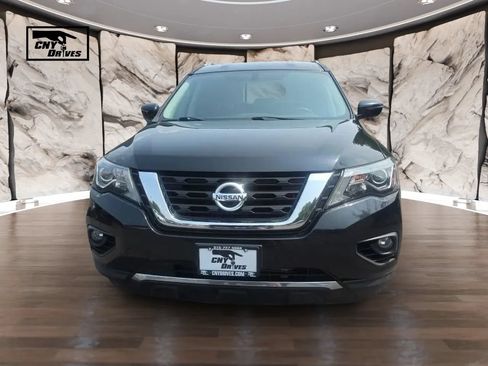 Used 2019 Nissan Pathfinder SL AWD/4WD image 2