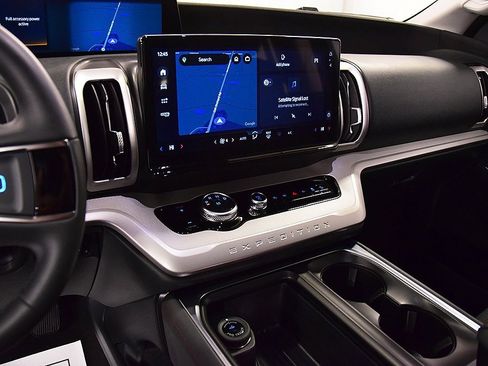 Used 2025 Ford Expedition Max Active image 24