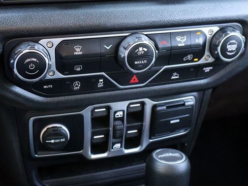 Used 2025 Jeep Gladiator Sport AWD/4WD image 32