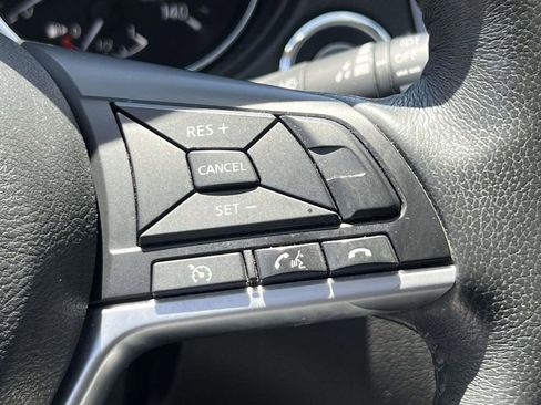 Used 2017 Nissan Rogue SL w/ SL Premium Package AWD/4WD image 22