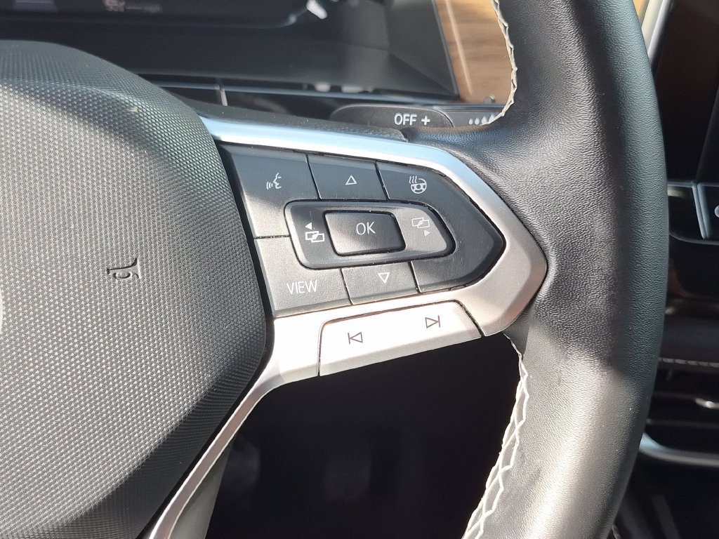 Used 2025 Volkswagen Atlas SE FWD image 22
