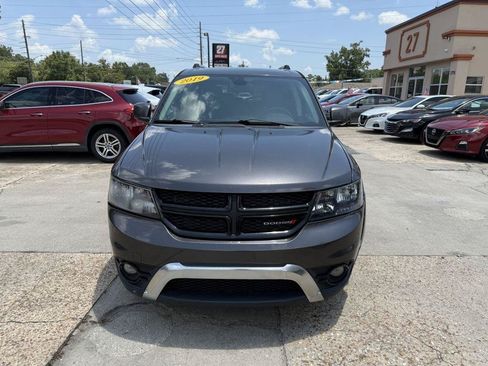 Used 2019 Dodge Journey Crossroad FWD image 2