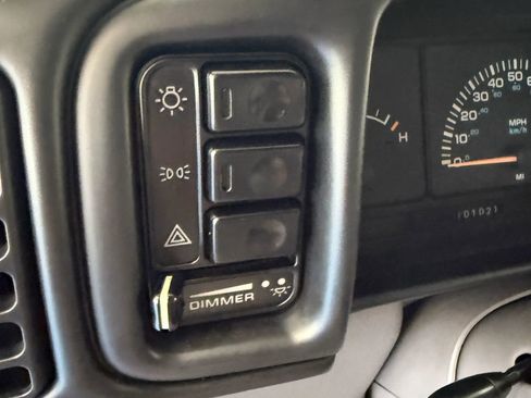 Used 1995 Dodge Caravan Minivan image 32