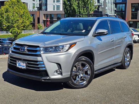 Used 2019 Toyota Highlander Limited Platinum AWD/4WD image 1