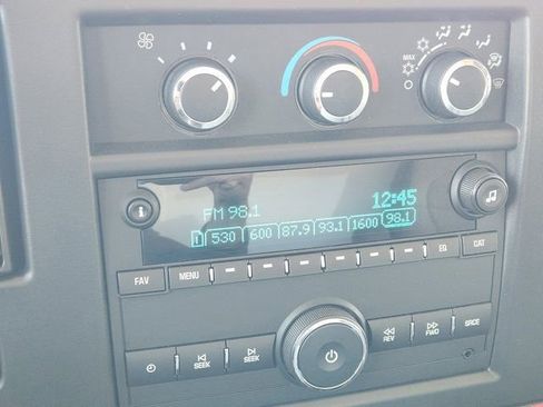 Used 2025 Chevrolet Express 3500 w/ Power Convenience Package image 6