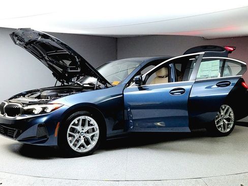 Used 2025 BMW 330i xDrive Sedan w/ Convenience Package image 10