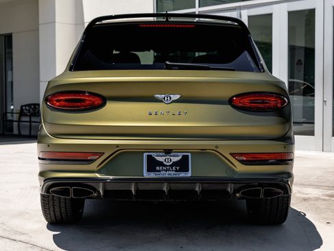 Used 2024 Bentley Bentayga image 15
