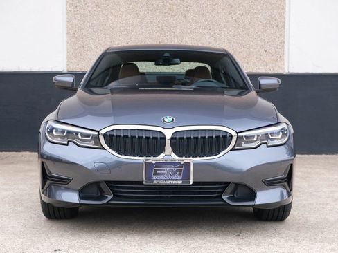 Used 2022 BMW 330i xDrive 330i xDrive Sedan 4D w/ Driving Assistance Package image 2