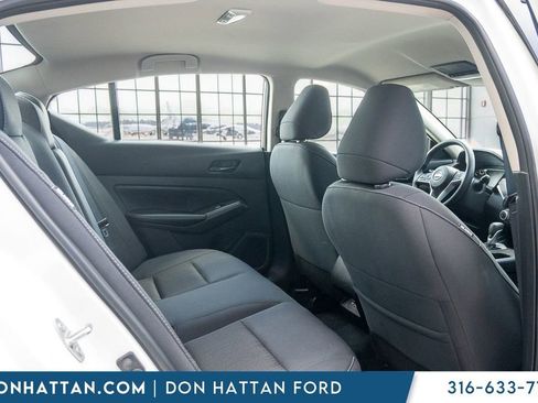 Used 2025 Nissan Altima 2.5 SV FWD image 21