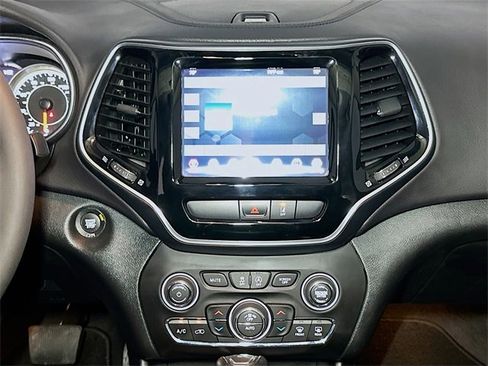 Certified 2022 Jeep Cherokee Limited image 11