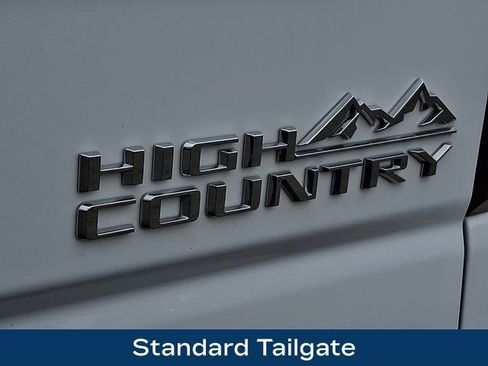 Used 2024 Chevrolet Silverado 2500 High Country image 41