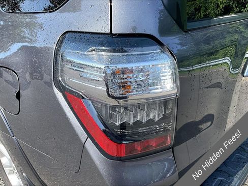 Used 2022 Toyota 4Runner SR5 AWD/4WD image 27