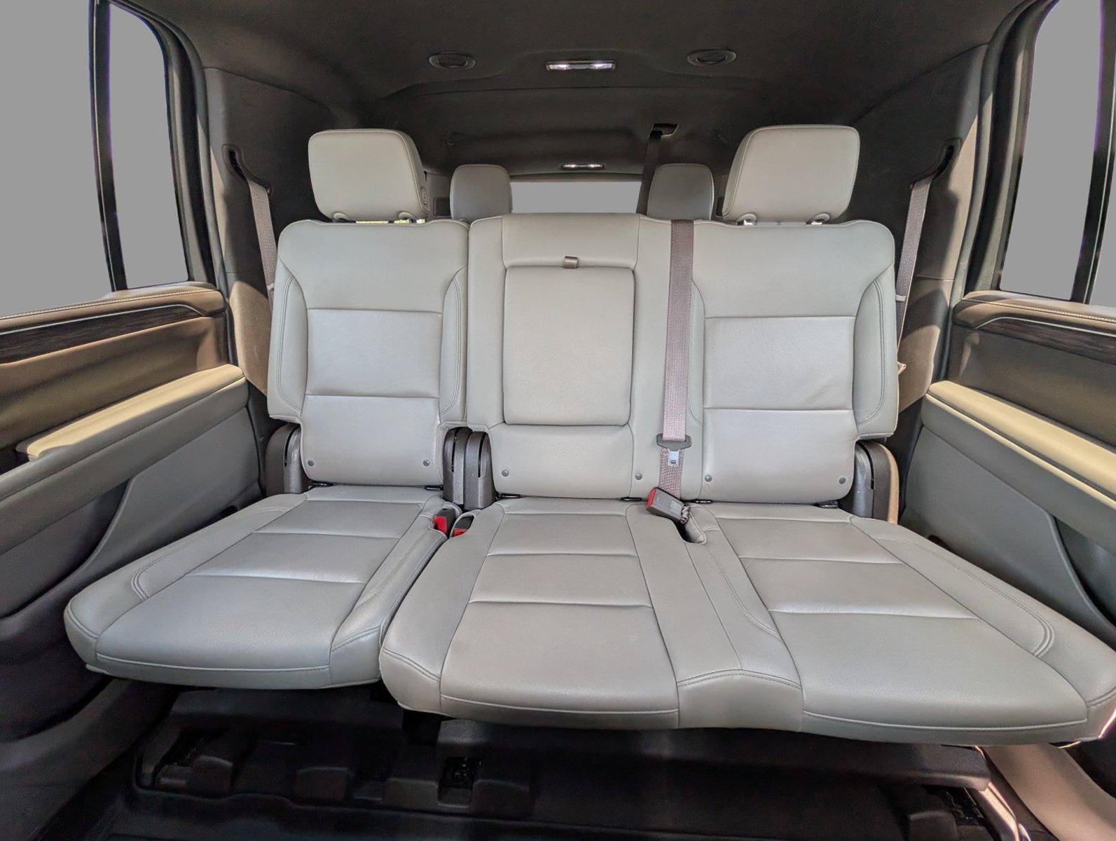 Used 2022 Chevrolet Suburban LT AWD/4WD image 13