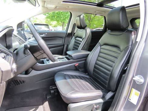 Used 2022 Ford Edge SEL w/ Convenience Package AWD/4WD image 13