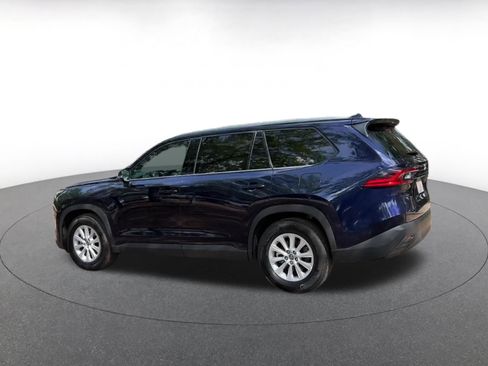 Used 2025 Toyota Grand Highlander FWD image 10