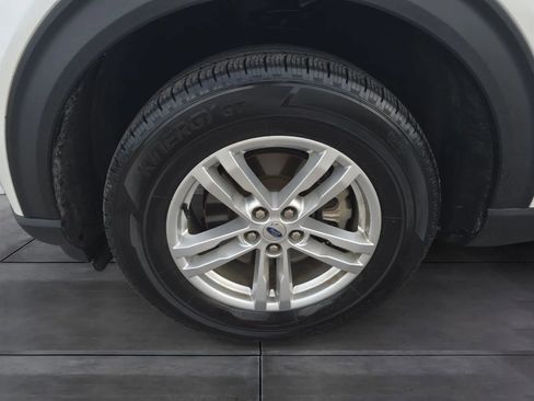 Used 2022 Ford Explorer XLT image 31