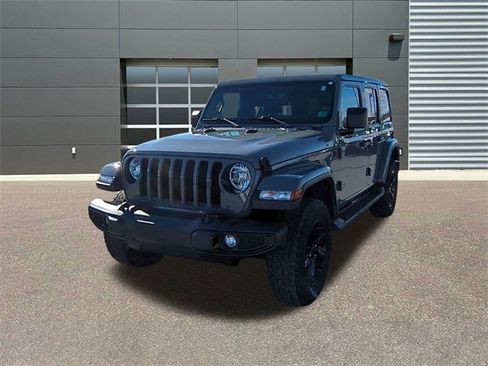 Used 2021 Jeep Wrangler Unlimited Sahara image 3