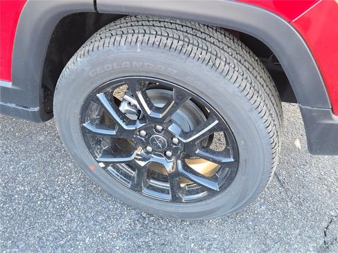 New 2026 Jeep Compass Latitude image 18