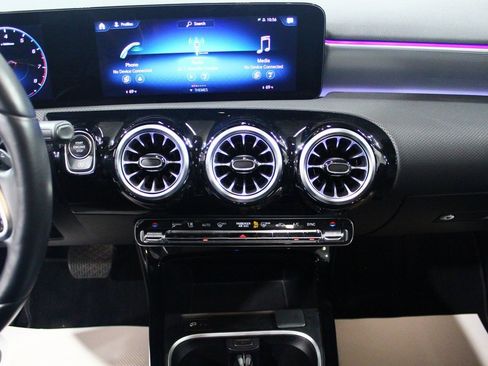 Used 2022 Mercedes-Benz A 220 4MATIC image 20