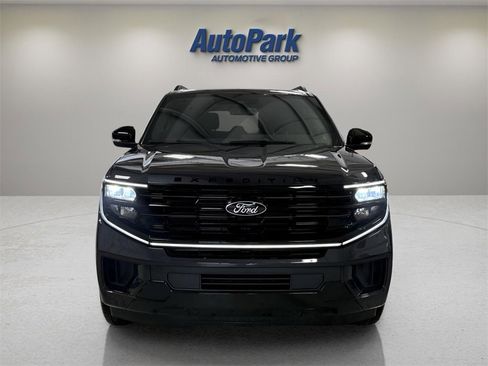 New 2026 Ford Expedition Platinum w/ Stealth Appearance Package image 2