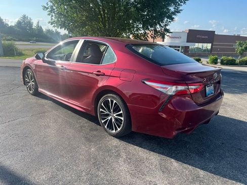 Used 2018 Toyota Camry SE w/ Moonroof Package FWD image 4