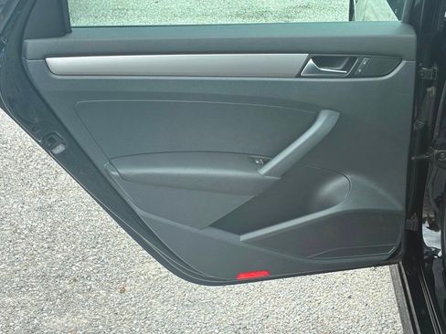 Used 2012 Volkswagen Passat 2.5 S FWD image 19
