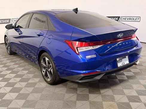 Used 2023 Hyundai Elantra SEL w/ Convenience Package FWD image 4