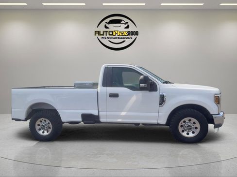 Used 2018 Ford F250 XL w/ Power Equipment Group RWD image 8