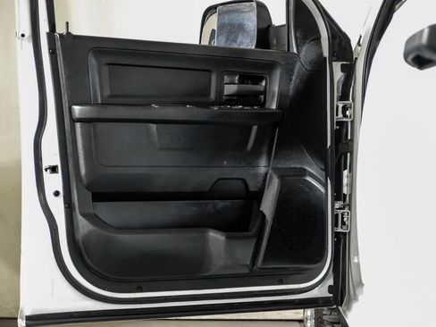 Used 2022 RAM 2500 Tradesman w/ Chrome Appearance Group AWD/4WD image 30