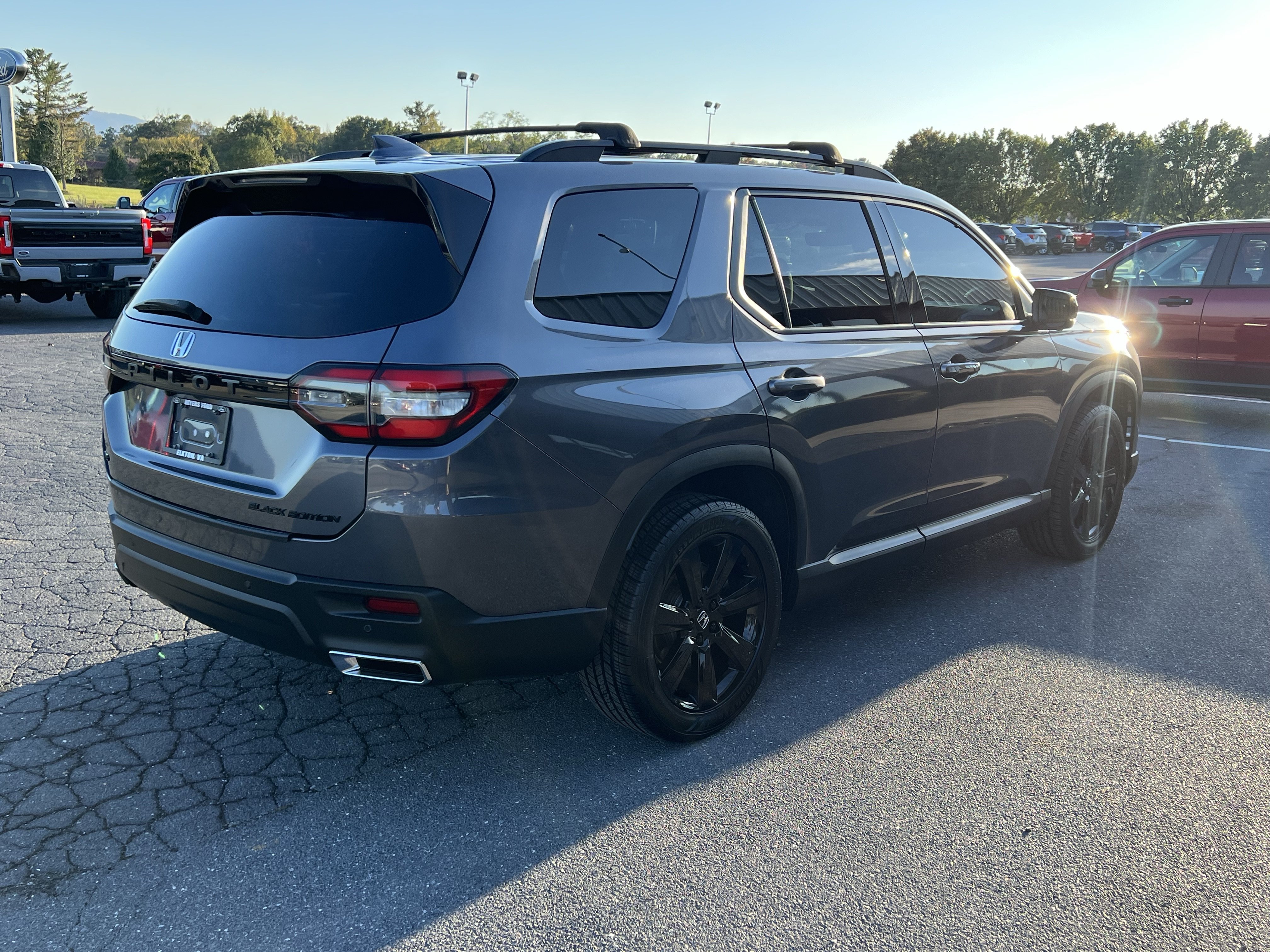 Used 2025 Honda Pilot Black Edition image 7