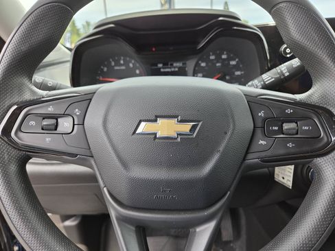 Used 2024 Chevrolet Trax LS w/ LS Convenience Package FWD image 24