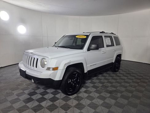 Used 2012 Jeep Patriot Latitude FWD image 4