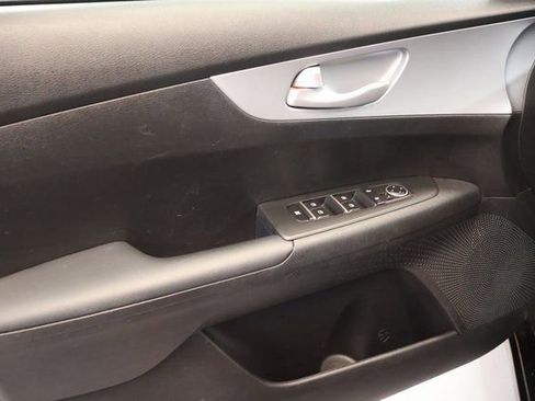 Used 2024 Kia Forte LXS image 10