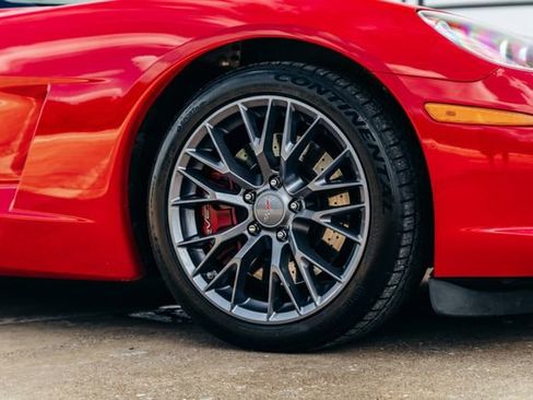 Used 2005 Chevrolet Corvette Coupe w/ Preferred Equipment Group RWD image 55