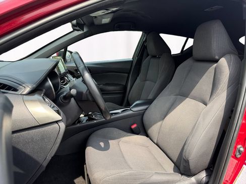 Used 2018 Toyota C-HR XLE FWD image 9
