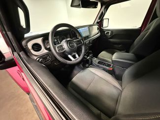 Used 2024 Jeep Wrangler Unlimited Sahara w/ Technology Group AWD/4WD video 2