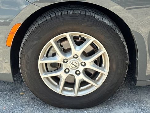 Used 2021 Chrysler Pacifica Touring-L FWD image 23