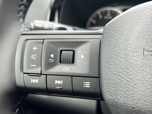 New 2026 Nissan Pathfinder SV image 10