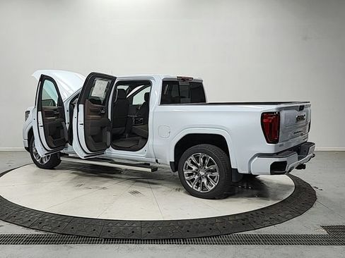 New 2026 GMC Sierra 1500 Denali AWD/4WD image 13
