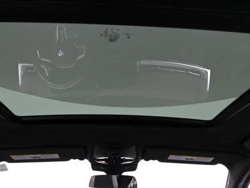 Used 2024 BMW X1 xDrive28i w/ Premium Package image 4