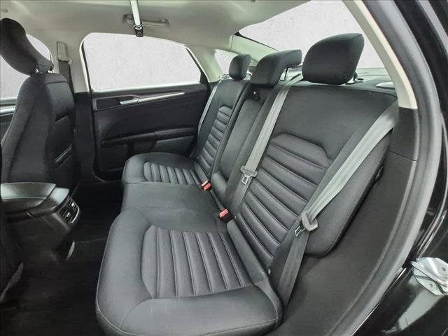 Used 2015 Ford Fusion SE FWD image 20