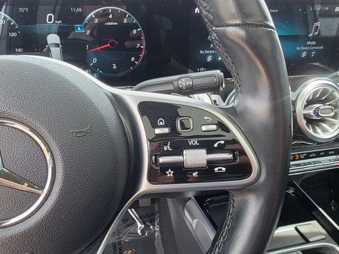 Used 2022 Mercedes-Benz GLB 250 4MATIC image 26